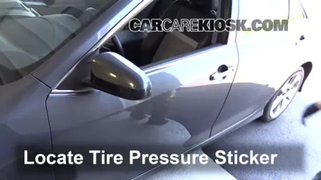 2014 Toyota Camry SE 3.5L V6 Pneus et roues Vérifier la pression des pneus